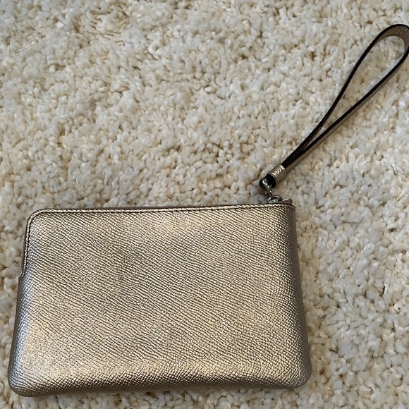 COACH Small Gold wristlet! - Picture 4 of 6